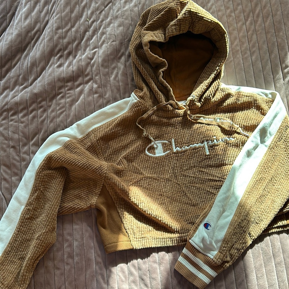 Corduroy Champion cropped hoodie jacket
Great condition 
Size SMALL